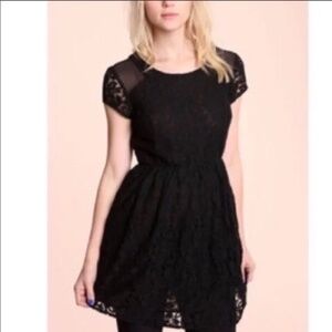 COINCIDENCE & CHANCE Lace Black Mini Dress SIZE M Urban Outfitters